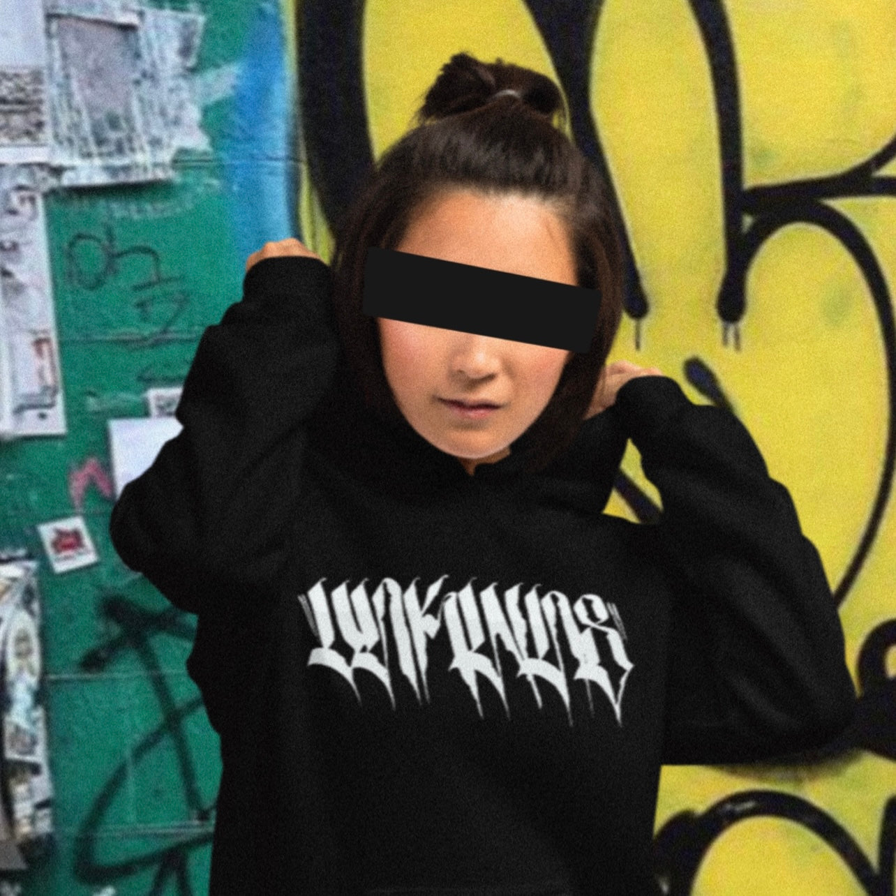 Chisel Tag Hoodie Black