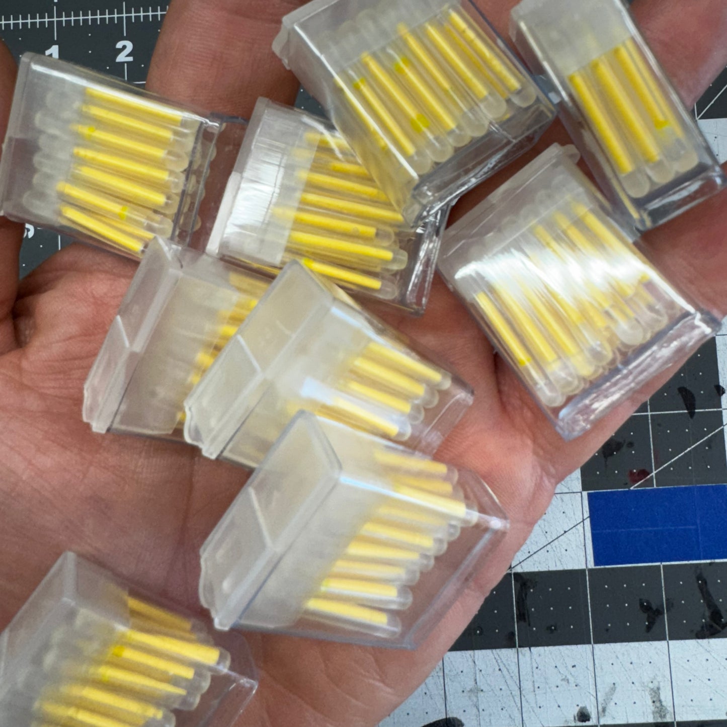 MICRO GLOW STICKS 20 PACK w/container